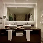 Mavilu Luxury Hotel