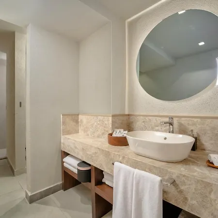Mavilu Luxury Отель *