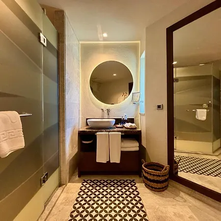 Отель Mavilu Luxury *