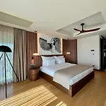 Mavilu Luxury Hotel *