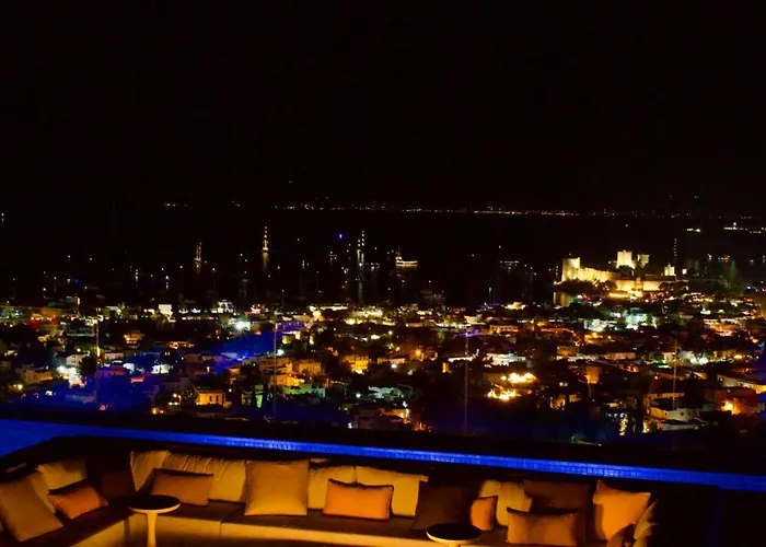 Mavilu Luxury Hotel *