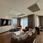 Mavilu Luxury Hotel
