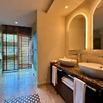 Mavilu Luxury Hotel
